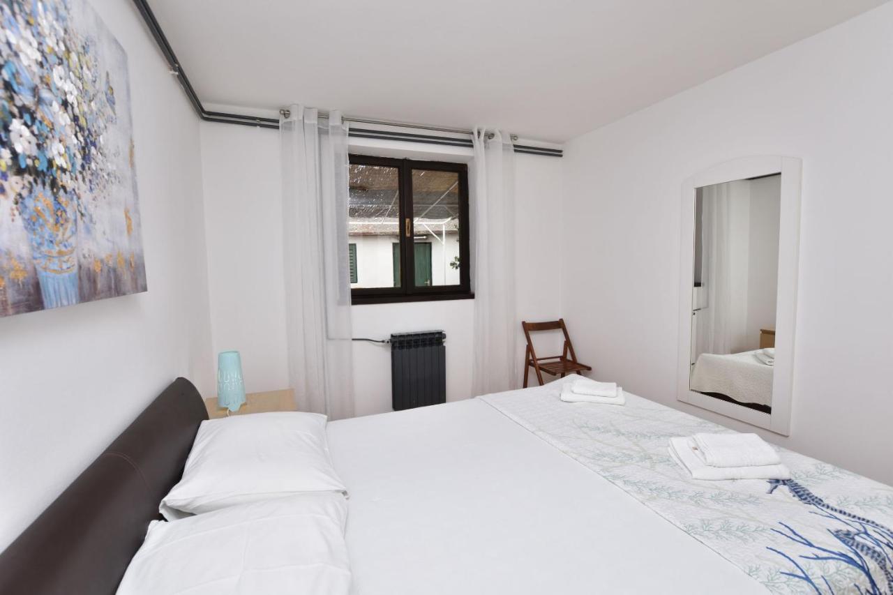 Apartment Ivan Primosten Exterior photo